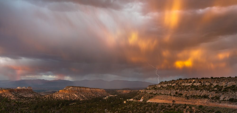 andrew-gordon_desert_valley_sunset
